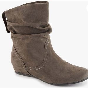 Carney - Women's Slip On Casual Slouch Short Ankle Boot 9 Grey